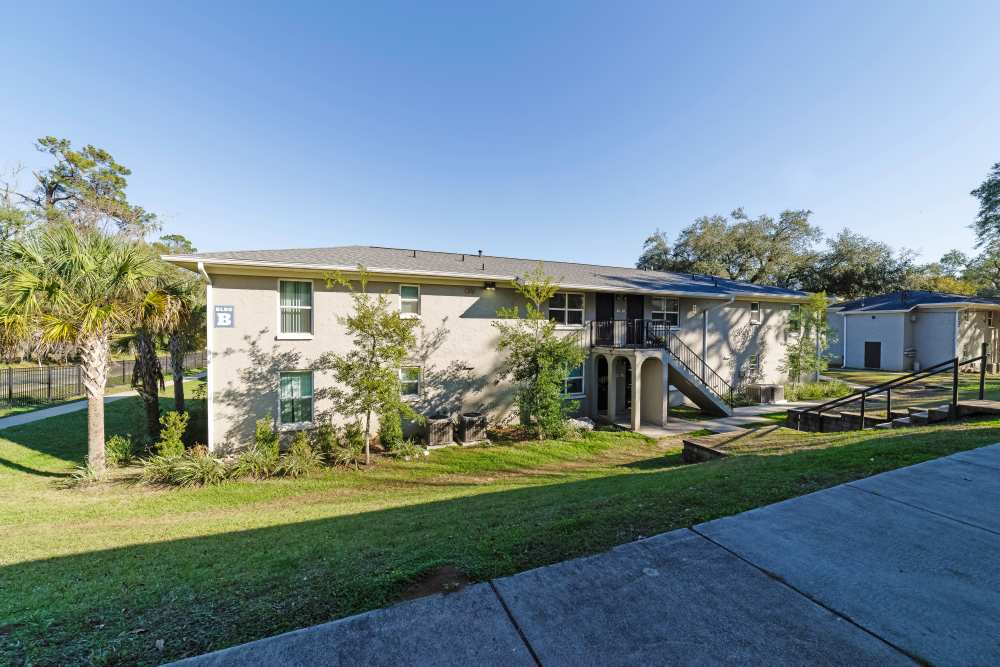 Exterior view of apartments at Magnolia Terrace in Tallahassee, Florida