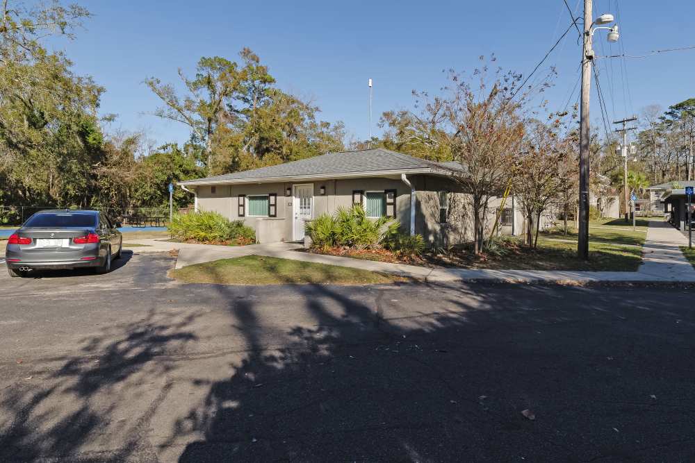 Leasing office external view at Magnolia Terrace in Tallahassee, Florida