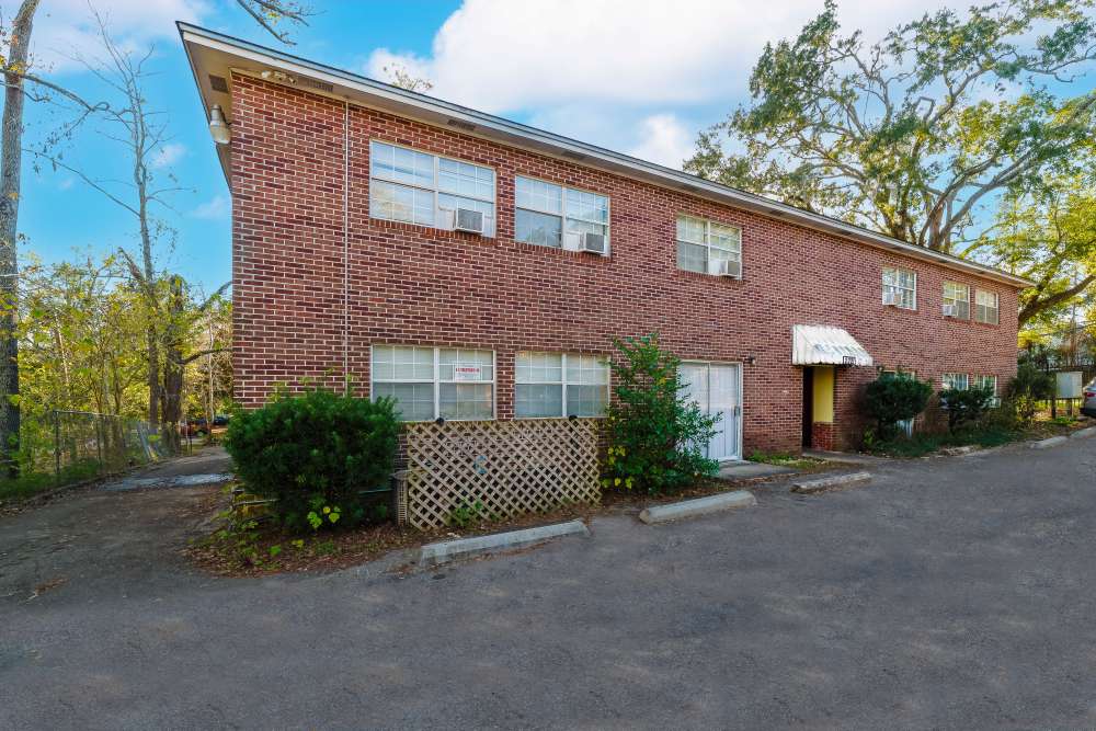 Exterior of building at Magnolia Terrace in Tallahassee, Florida