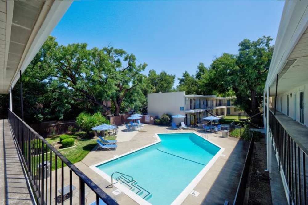 Community pool at Fair Oaks Apartments in Sacramento,California