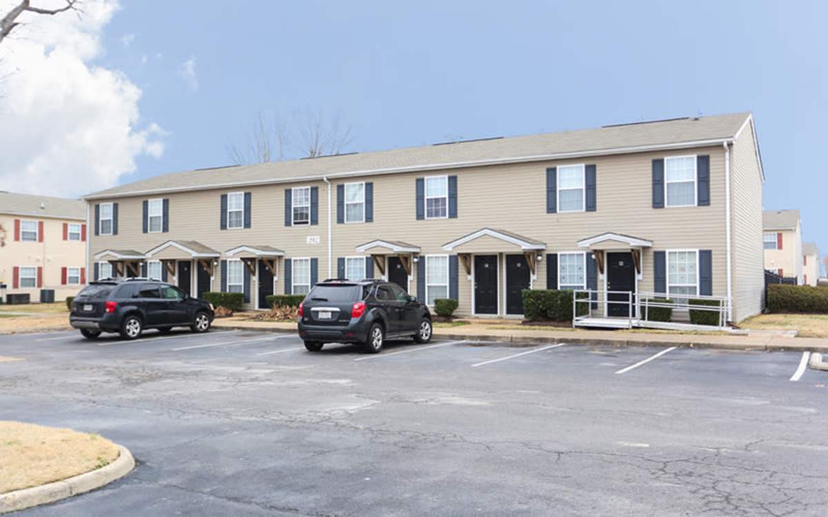 Apply | Landmark Apartments in Chesapeake, Virginia