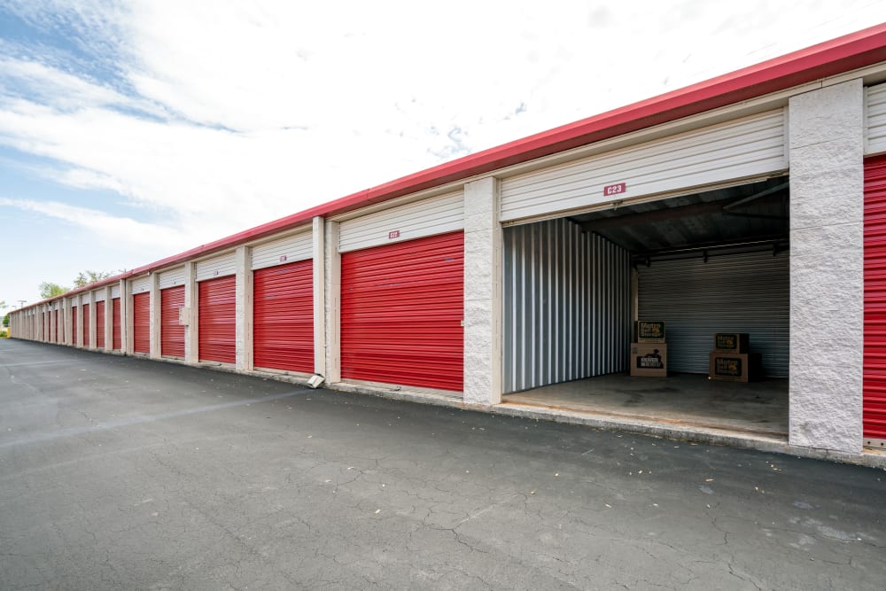 Outdoor units at Metro Self Storage in Alcoa, TN