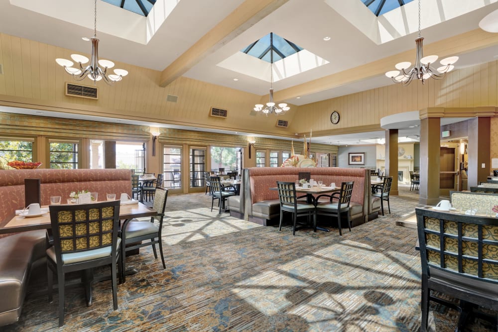 Elegant dining area at The Reserve at Thousand Oaks in Thousand Oaks, California