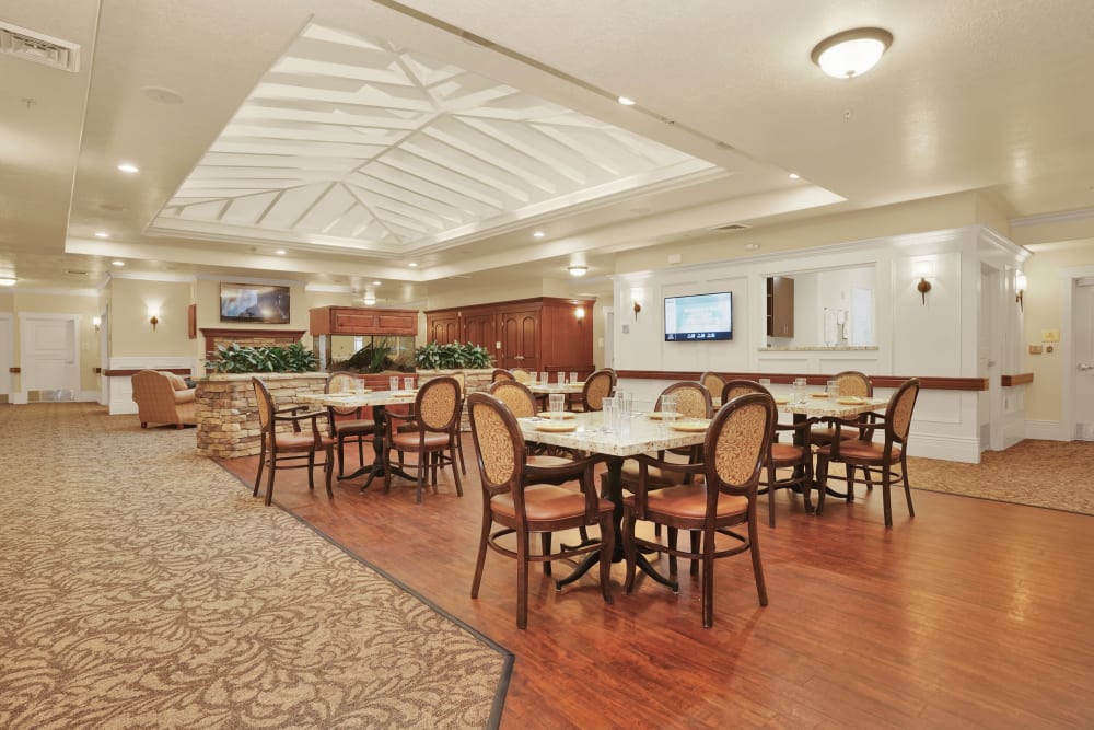 Elegant dining room of Highland Glen in Highland, Utah