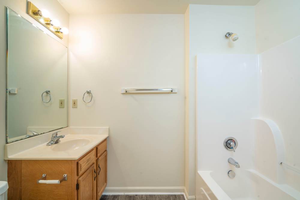 Spacious bathroom at Woods of Glen Hill Manor in Louisville, Kentucky