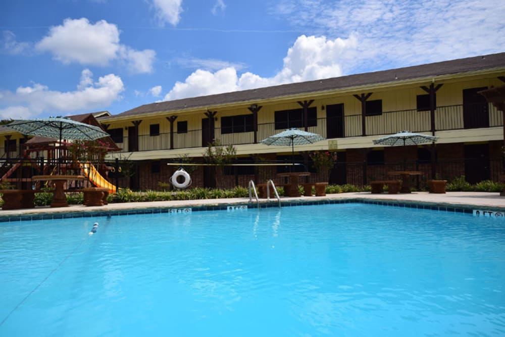 Spacious blue pool at Castle Hill in Sherman, Texas