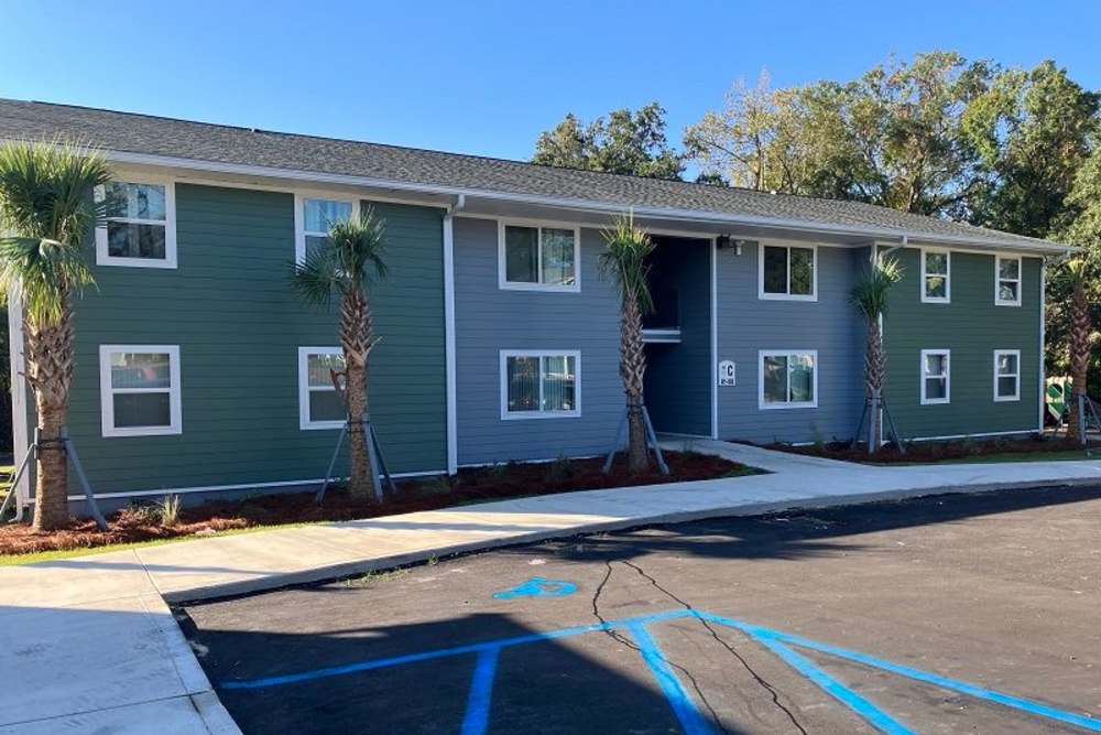 Side view of community exterior at Filbin Creek in North Charleston, South Carolina