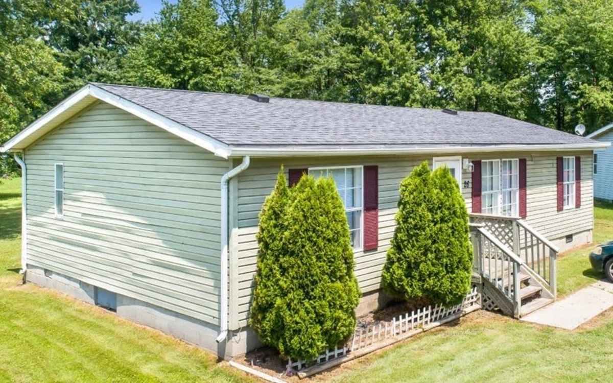 Apartment house at Fairview Crossing in Scottsburg, Indiana