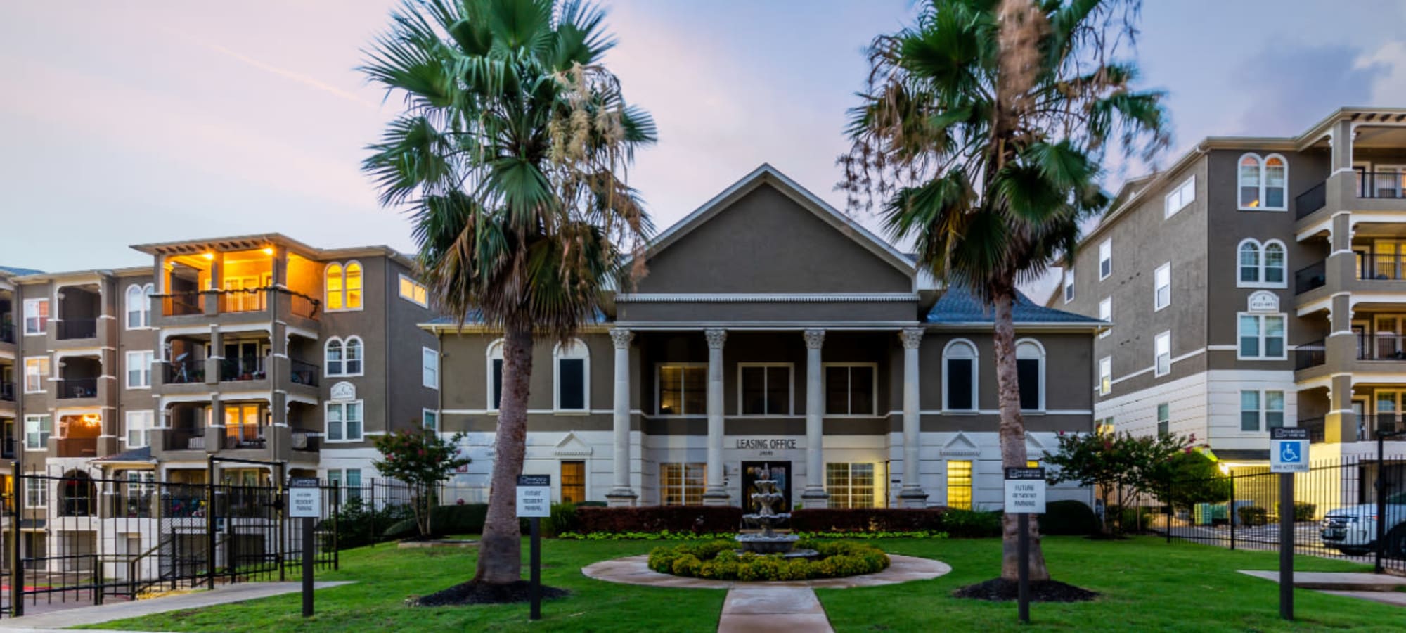 Apartments at Marquis at Stone Oak in San Antonio, Texas