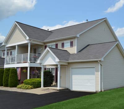 Luxury apartments and townhomes at Avon Commons in Avon