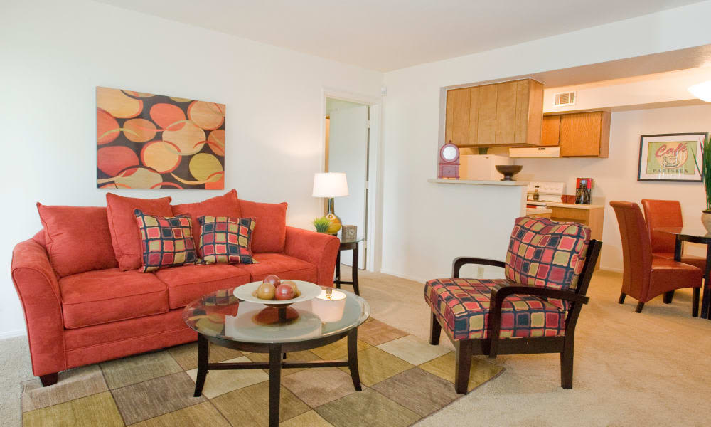 Living room at Boulder Ridge in Tulsa, Oklahoma