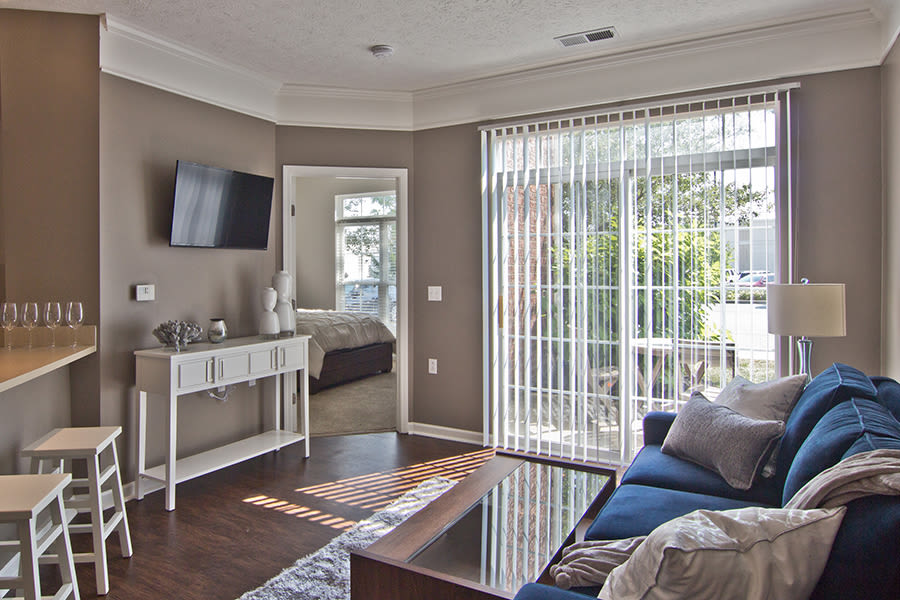 Quiet living room at Preston Gardens in Perrysburg, Ohio