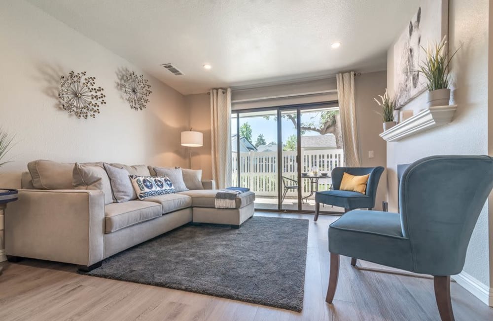 Living room atParkview Terrace Apartments apartment homes in Redlands, California