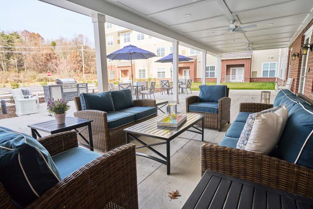 Outdoor lounge area for residents at Harmony at Diamond Ridge in Moon Township, Pennsylvania