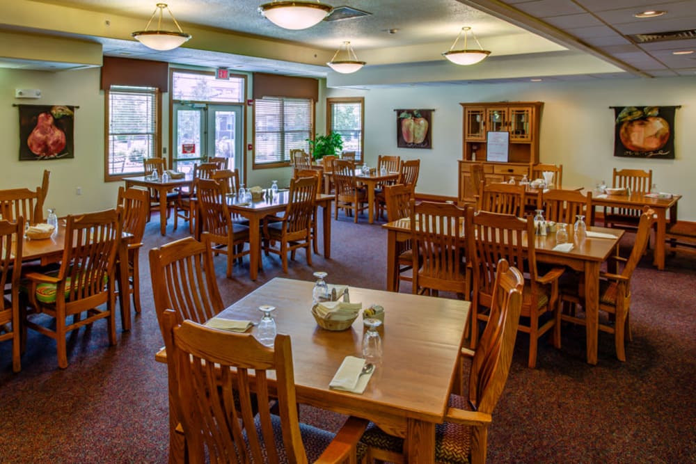 Resident dining room at Addington Place of Clinton in Clinton, Iowa.