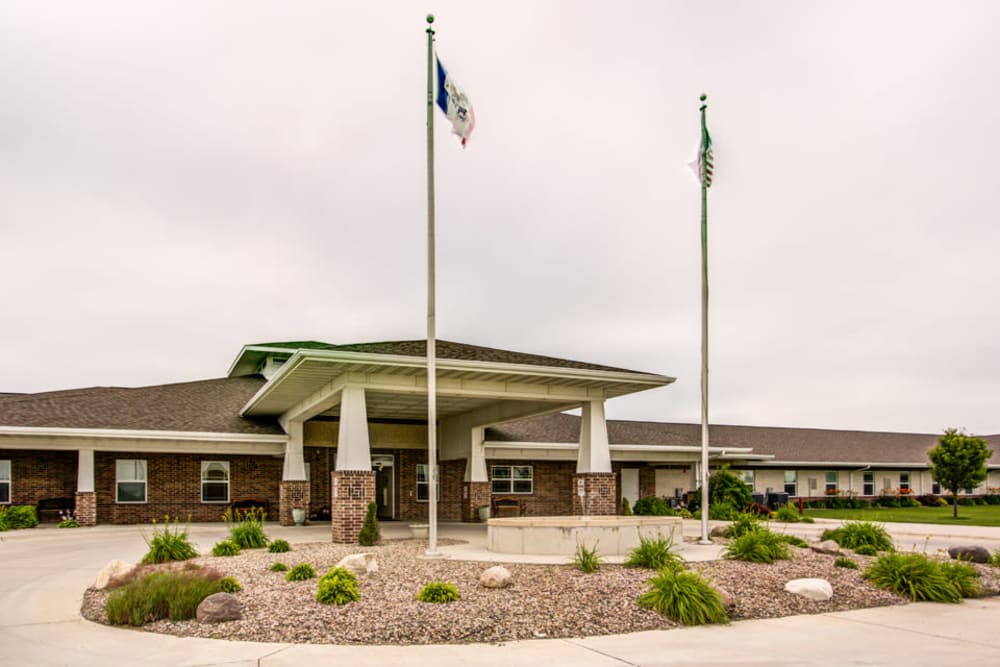 Covered entrance and circular driveway at Addington Place of Carroll in Carroll, Iowa.
