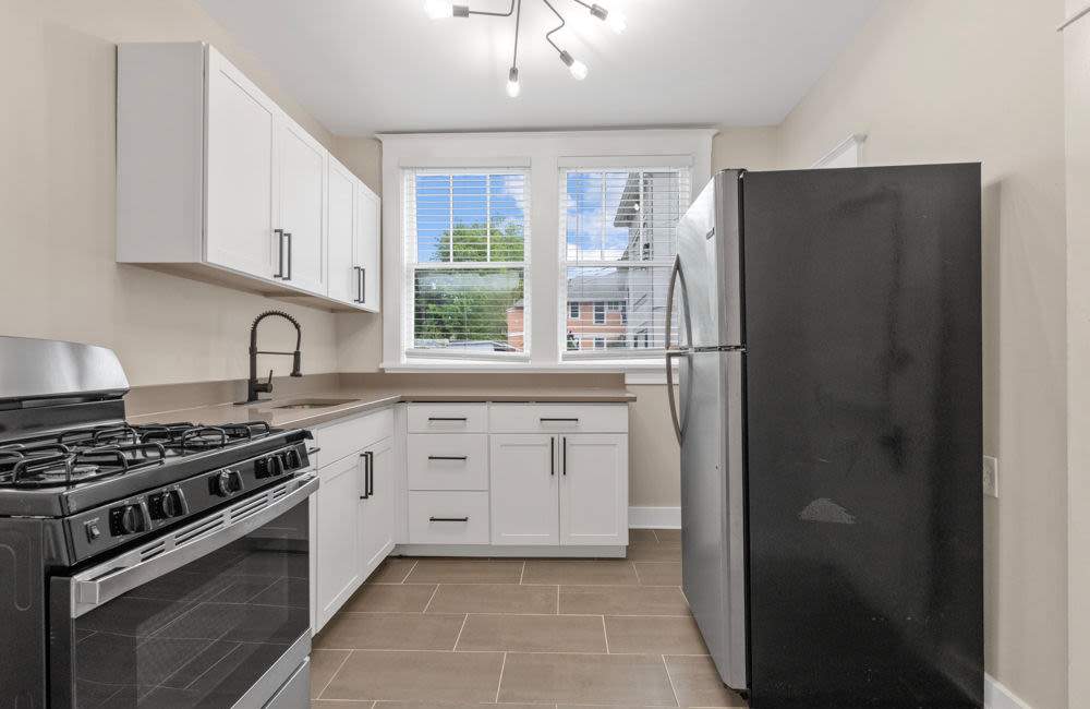 Spacious full equipped kitchen at Belvedere Place in Memphis, Tennessee