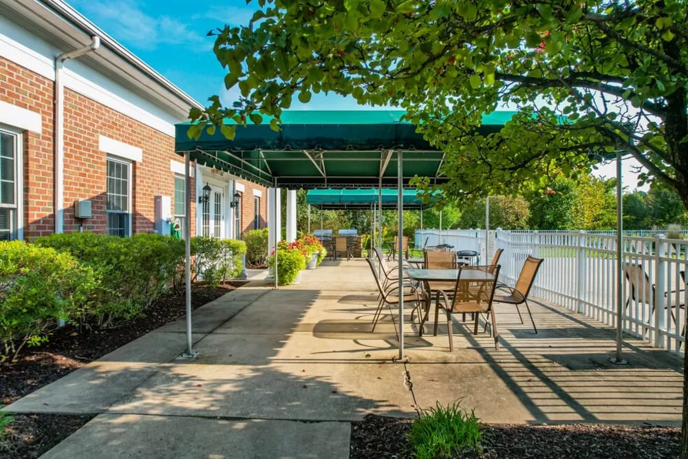 Outdoor seating space beside the grill area at Berkley Manor in Cranberry Twp, Pennsylvania