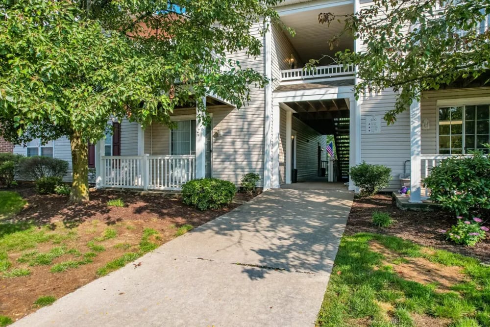 Entrance view of apartment building at Berkley Manor in Cranberry Twp, Pennsylvania