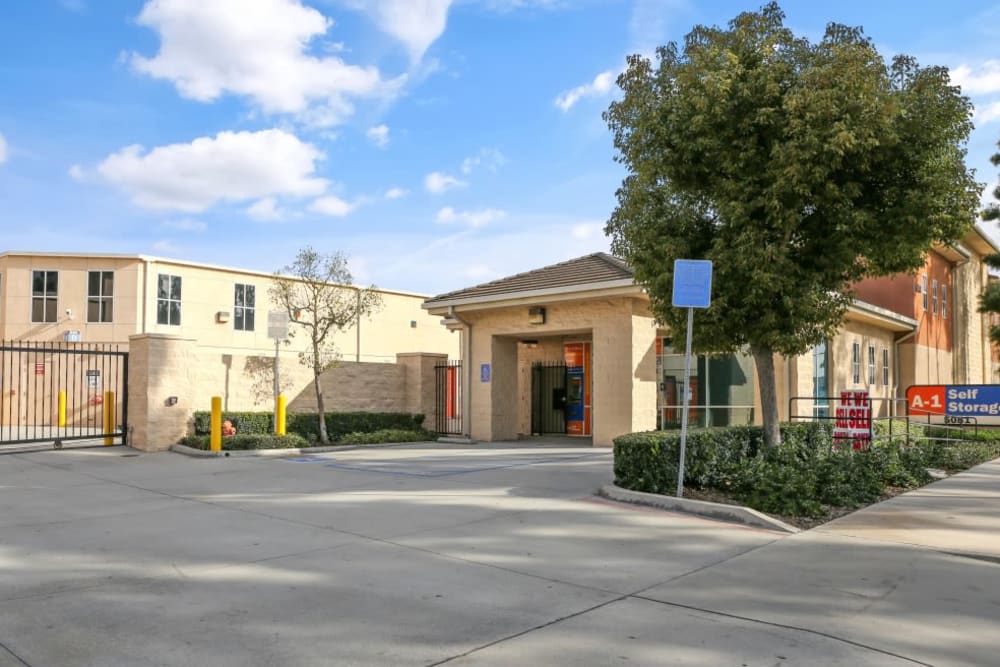 The roadside view of A-1 Self Storage in Cypress, California