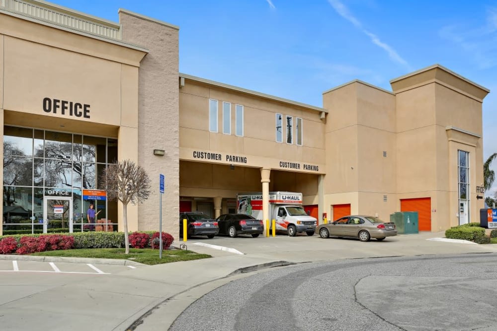 Covered loading zone at A-1 Self Storage in San Jose, California