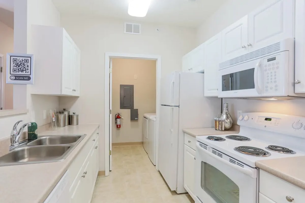 Apartment kitchen at Berkley Manor in Cranberry Twp, Pennsylvania
