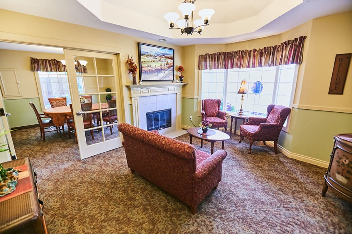 Fireside seating and a private dining room at Farmington Square Gresham in Gresham, Oregon