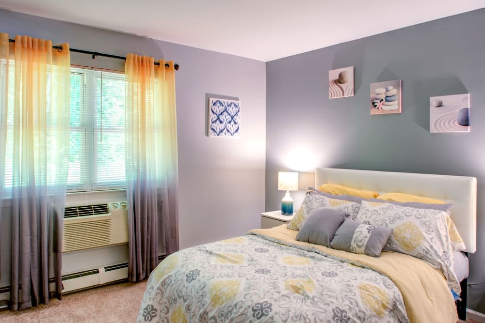 Bedroom at Pointe Breeze Apartments in Bordentown, New Jersey