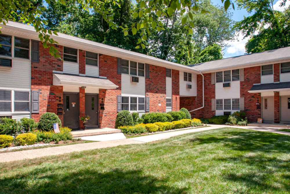 Exterior at Pointe Breeze Apartments in Bordentown, New Jersey