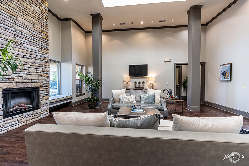 Clubhouse lounge area at Blue Ridge in Midland, Texas