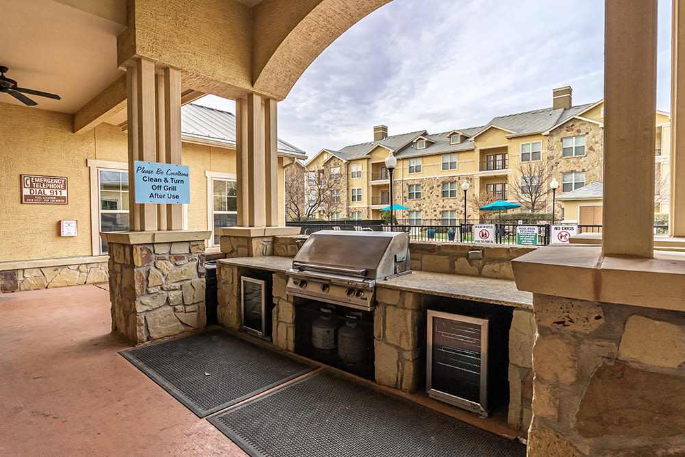Outdoor grilling area at Blue Ridge in Midland, Texas