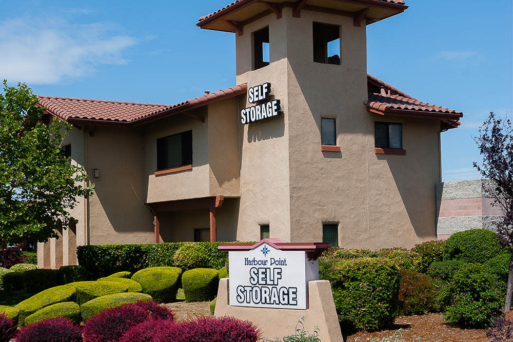 Exterior of Harbour Point Self Storage in Elk Grove, California