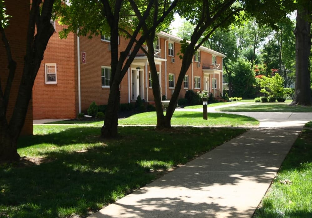 Lush grounds of Riverwood Commons in Bordentown, New Jersey