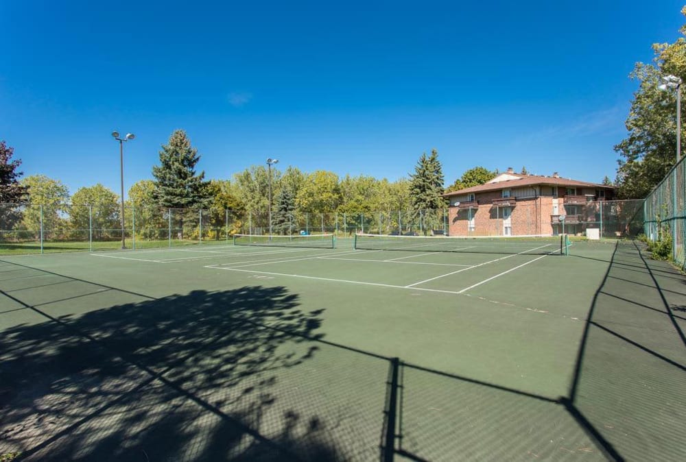 Tennis courts at Idylwood Resort Apartments in Cheektowaga, New York