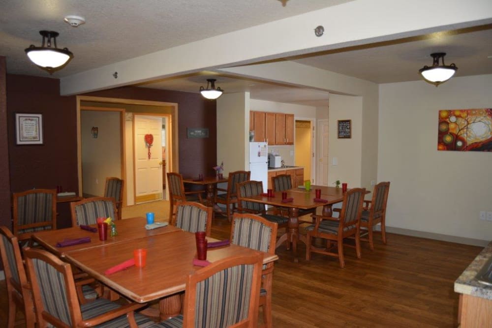 Small resident activity room at Courtyard Estates at Hawthorne Crossing in Bondurant, Iowa.