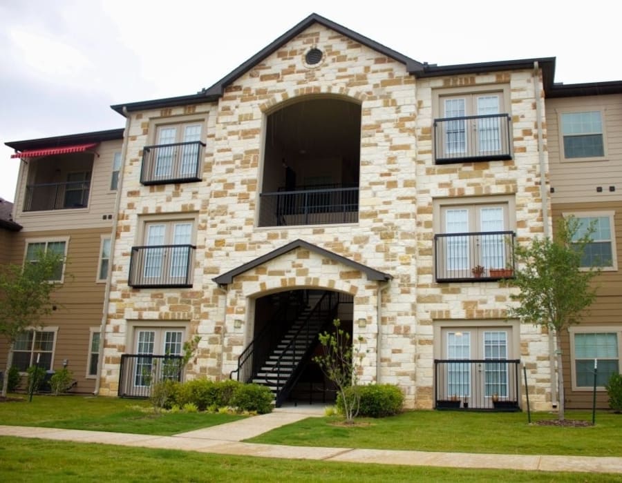 Exterior of Lookout Hollow in Selma, Texas