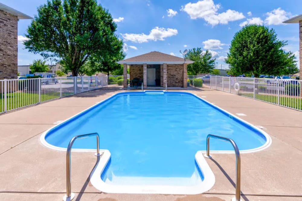 Large swimming pool at Campbell Flats Apartments in Springfield, Missouri