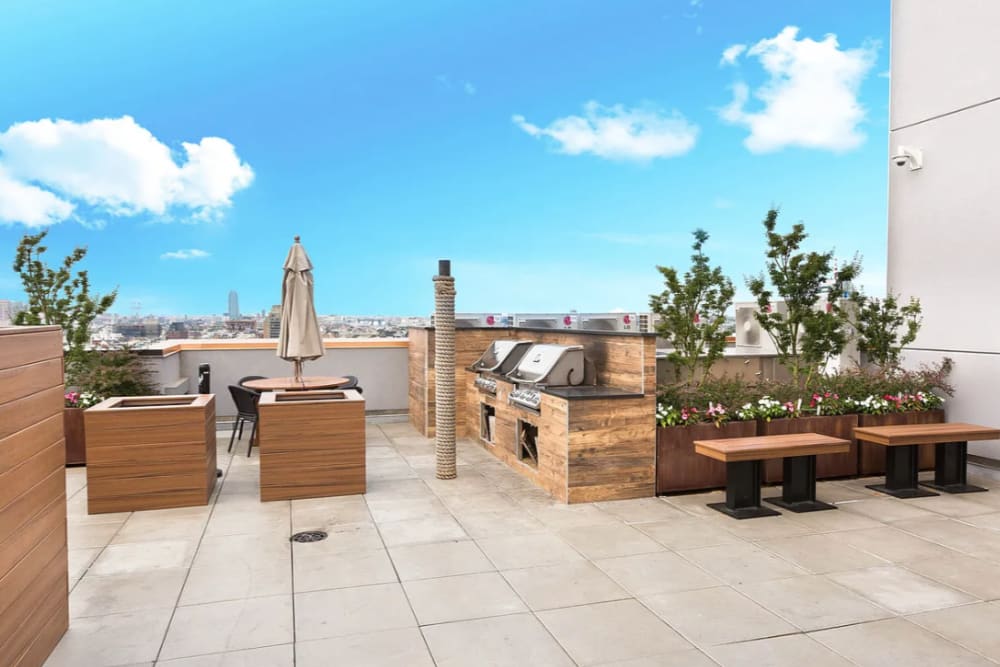 Apartment roof with bbq at The Garnett in Brooklyn, New York