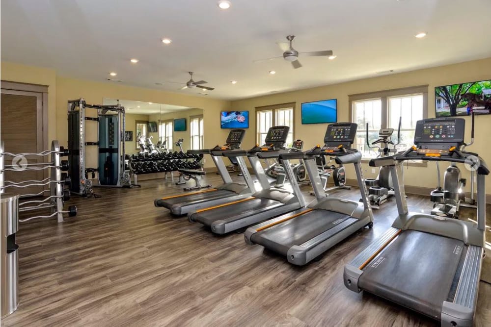  fitness center at The Retreat at Arden Village Apartments in Columbia, Tennessee offers a variety of equipment