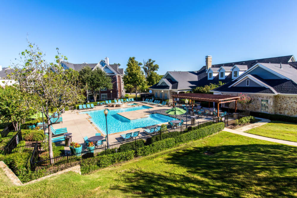 Entire enclosed pool deck area and clubhouse at Marquis at Silver Oaks in Grapevine, Texas