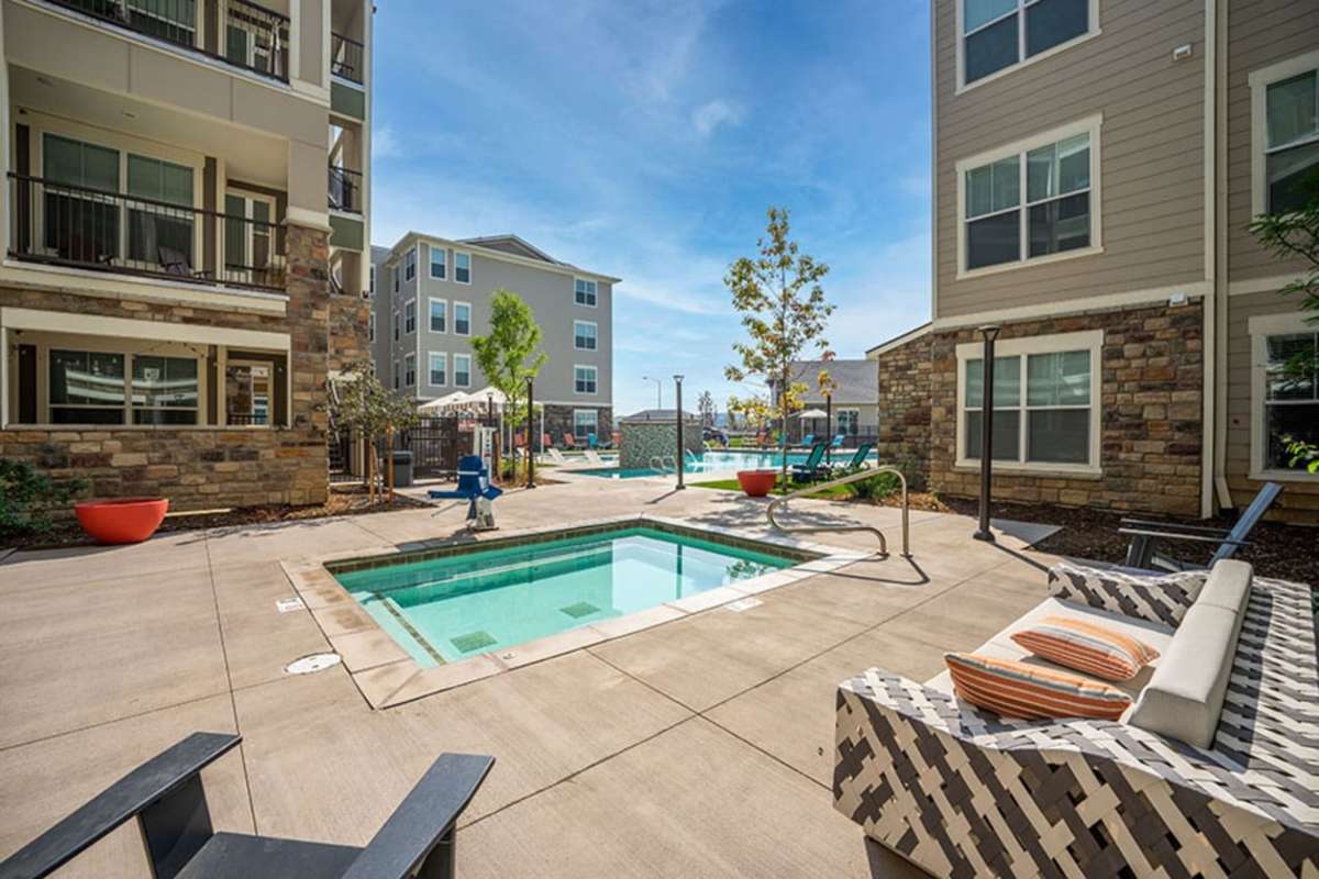 Hot tub at Caliber at Flatirons in Broomfield, Colorado