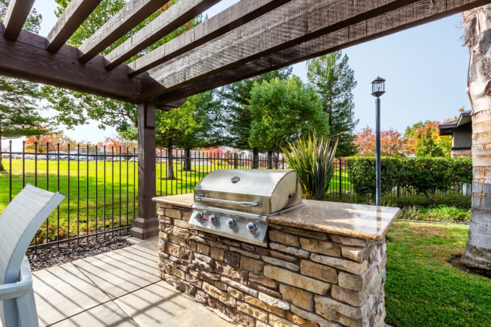 Outdoor BBQ at The Fairmont at Willow Creek in Folsom, California