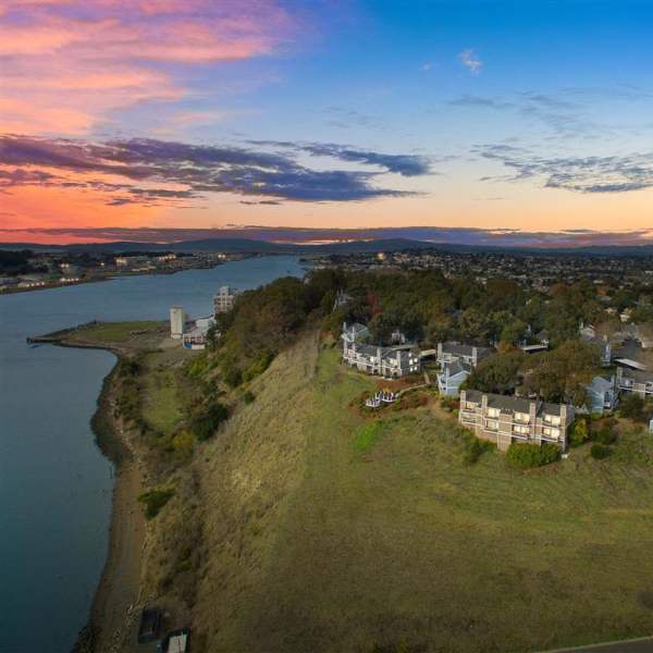 Explore the neighborhood around Bay Village in Vallejo, California