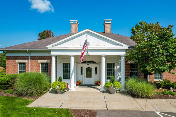 Exterior of building at Berkley Manor in Cranberry Twp, Pennsylvania