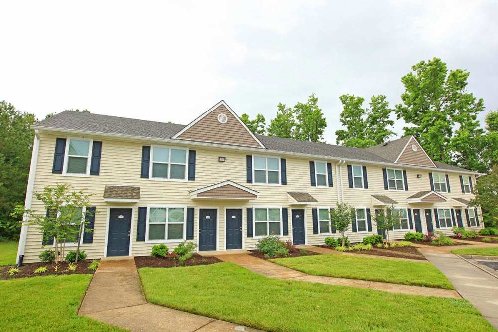 Exterior shot of an apartment at Maplewood in Chesapeake, Virginia