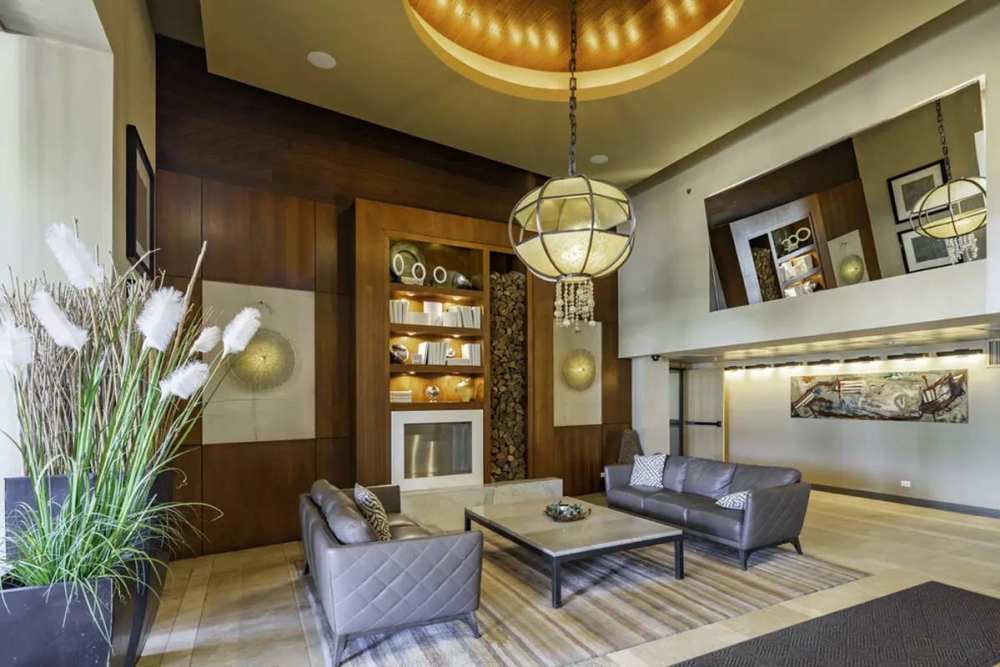 Community lobby at 21 Kristin Apartments in Schaumburg, Illinois