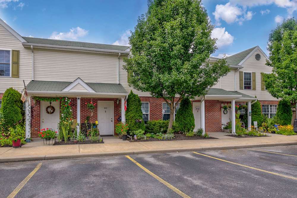 Front view of  bulding at Edwards Crossing I in Beaver. WV