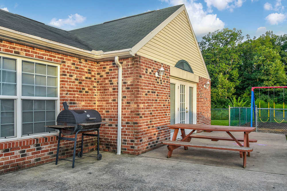 Barbeque area at Yellowbud Place in Moorefield, West Virginia