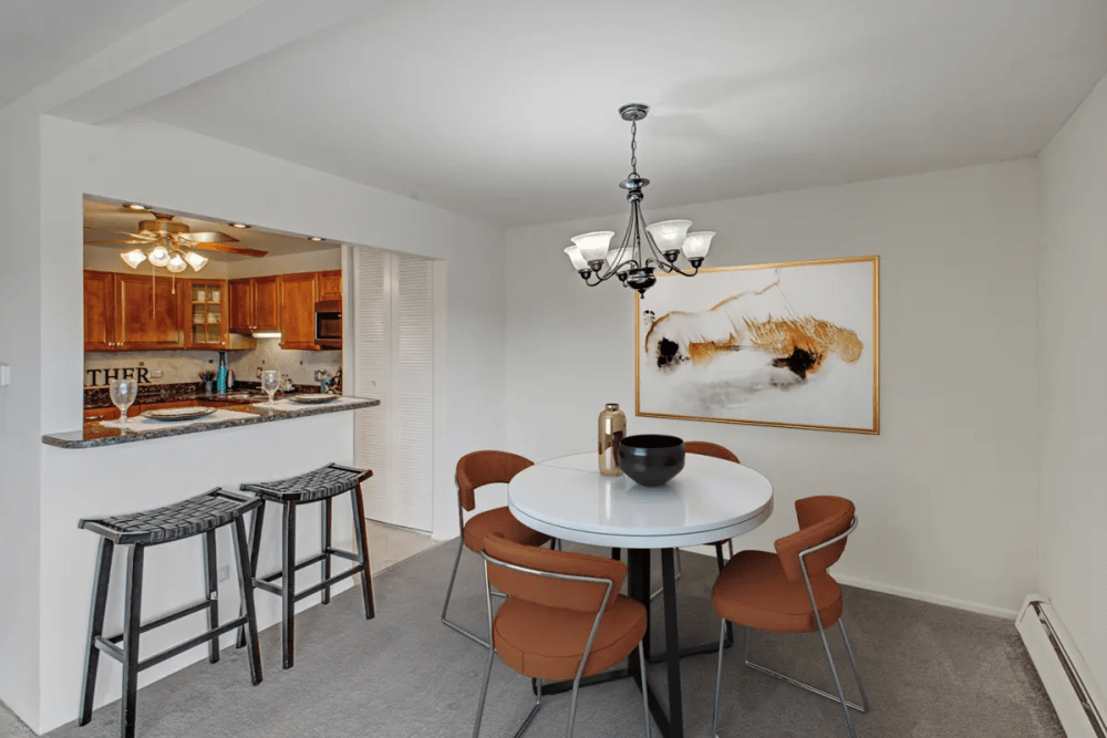 Dining area at Stonebridge in Arlington Heights, Illinois