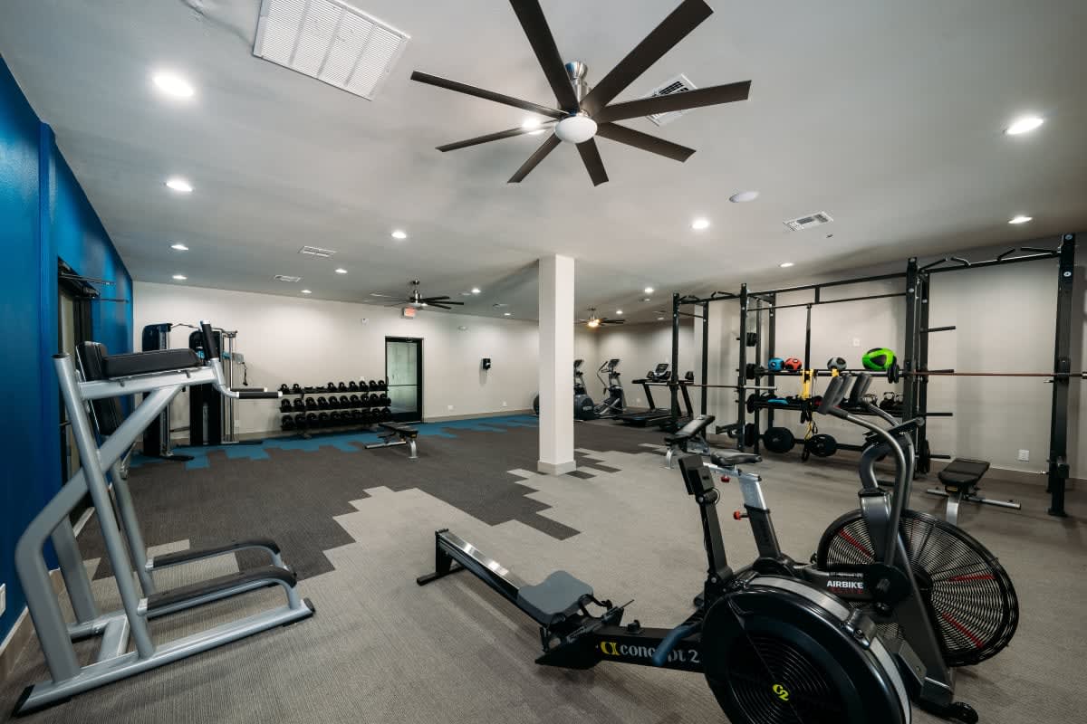 Fitness center at Park Vista Apartments in San Antonio, Texas